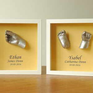 Afdrukjes van broer en zus